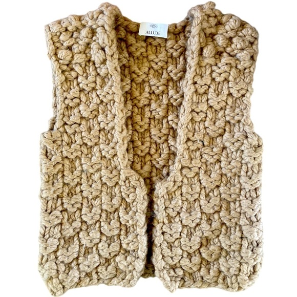 Allude Chunky Knit Sleeveless Sweater Vest in Caramel - Picture 10 of 11